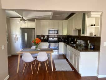 Summer sublet available in Downtown PA 2