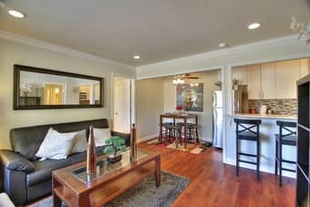 Female roommate - 2 bed, 2 bath apt - Mountain View 1