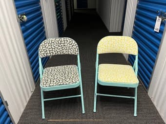 Set of Two Flowery Folding Chairs 1