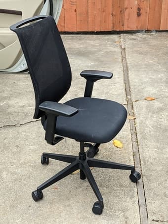 Office chair steelcase, originally $400 2