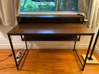For sale: desk & chair 1