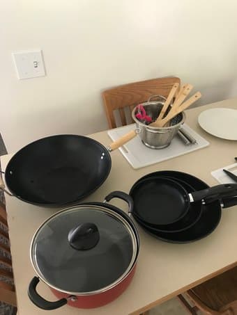 Urgent: Several pieces of kitchen stuffs 2