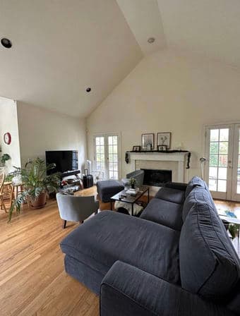 Furnished summer sublease! Primary bedroom w/ own bath in Palo Alto 3