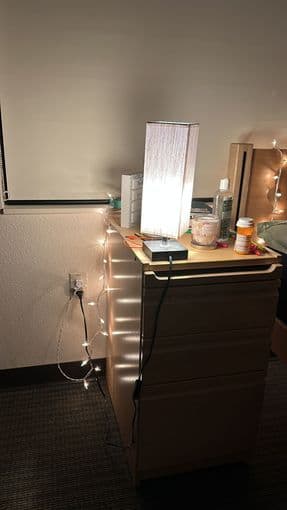 Lamp and 3 gold planters 2