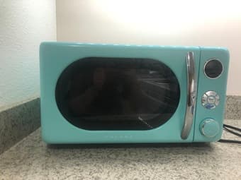 Microwave new and clean 1
