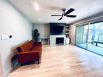 Modern Beautiful 1 bedroom condo in Mountain View - short term okay 1