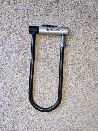 Bike+U-Lock + cable + Helmet + Pump + Chain lube 2