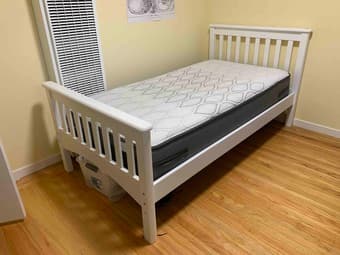 Twin bed + mattress 1