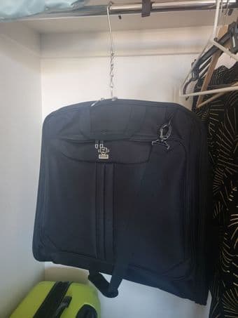 Carry on for suit 1