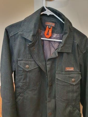 Selling NEW Men's XS Patagonia work jacket (Mint condition) 1