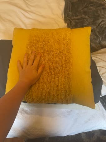 Pillows in different sizes (for bed with sheets) 2