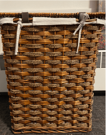 Laundry basket with lid 1