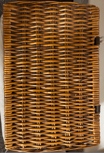 Laundry basket with lid 2