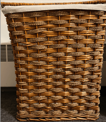 Laundry basket with lid 3