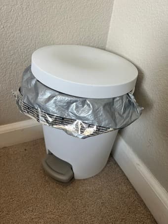 Small trash can 1