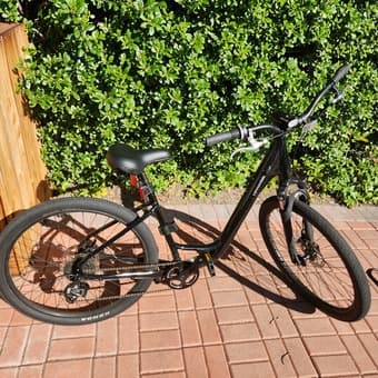 Cannon Adventure 2 bike in Excellent Condition 1