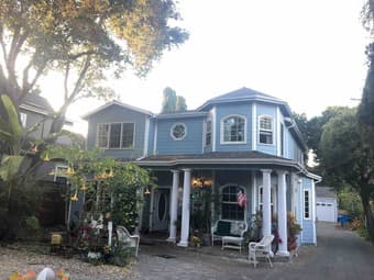 [Sublet from July to August] Amazing one-bedroom available in a house 3