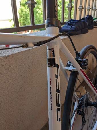 2013 Giant Defy 1 Road Bike 2