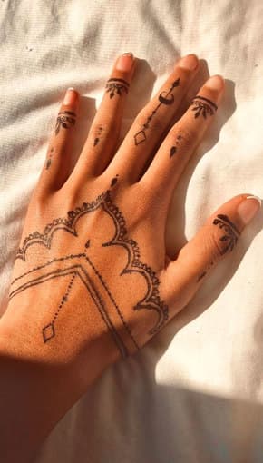 Henna Tattoo 2