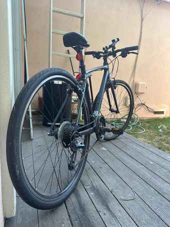 Bicycle Giant hybrid in perfect conditions with full toolkit 3