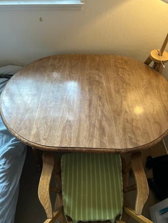 Beautiful wooden desk + matching chair 1