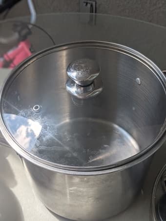 lmost New Stock Pot 8" 1