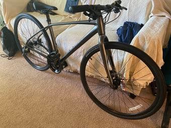 BRAND NEW GIANT ESCAPE 3 DISK HYBRID BIKE 2