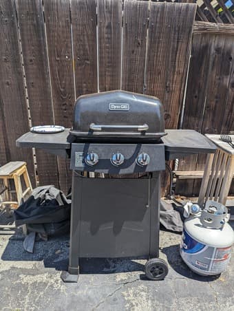 BBQ Gas Grill - needs to go by June 30th! 1