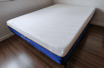 Almost brand new queen mattress! 2