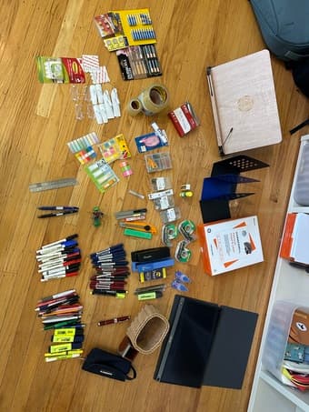 Moving sales (School supplies and various...) 1