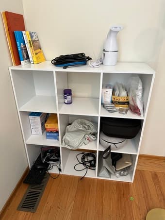 Two white bookshelf - Very nice condition 3