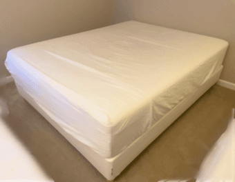 Queen bed + bed frame 1