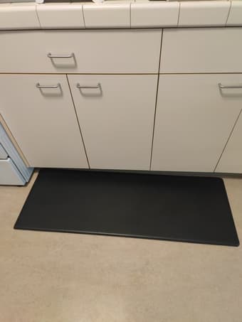 Kitchen mat to soothe your feet when standing too long 1