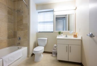 Amazing large room sublet in Munger 4bdr oncampus for Fall Quarter 2