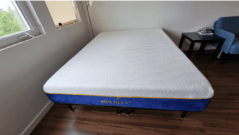 Almost brand new queen mattress! 1