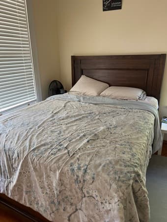 Queen bed with Mattress 1
