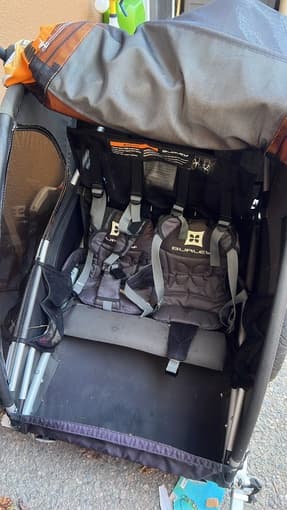 Selling bike trailer for 3