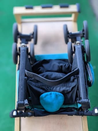 Foldable compact GB Pockit stroller 2