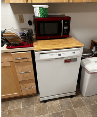 Maytag Portable Diswasher w/ Wheels and Counter, fits into EV 1
