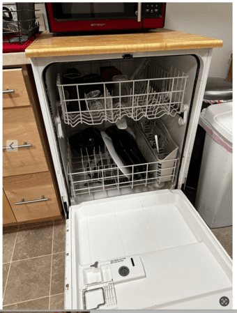 Maytag Portable Diswasher w/ Wheels and Counter, fits into EV 2