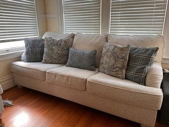 3-seater Raymour & Flanagan Couch 2