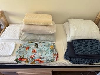 Armchair, desk, paintings, duvet with cover, towels, baking forms 1
