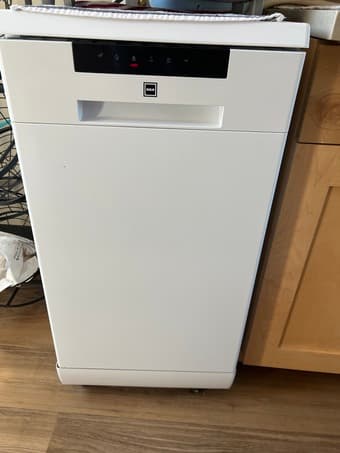 Selling dishwasher for 1