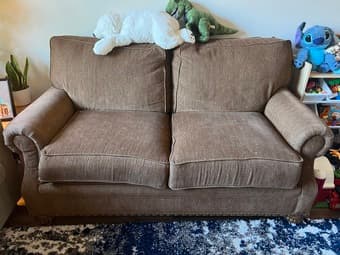 Selling sofa for 1