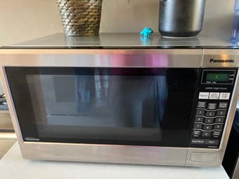 Selling vacuum oven for 1