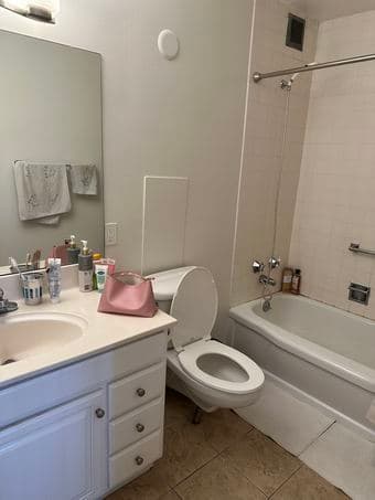 Shared Bed/Bath 5 min walk to Stanford Campus and Downtown PA 3