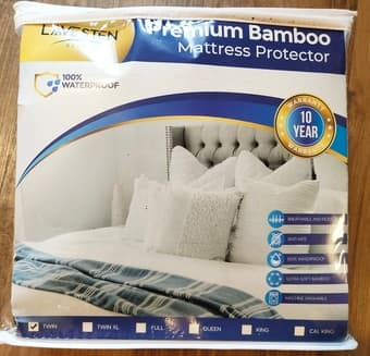 Twin Air mattress + mattress protector + bed Frame 1