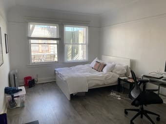 Large, quiet, sunny studio in SF near Dolores Park available 8/6 - 9/1 1