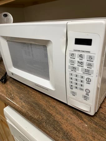 700W GE Microwave 1