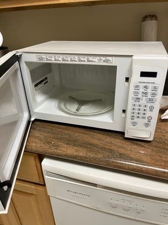 700W GE Microwave 2